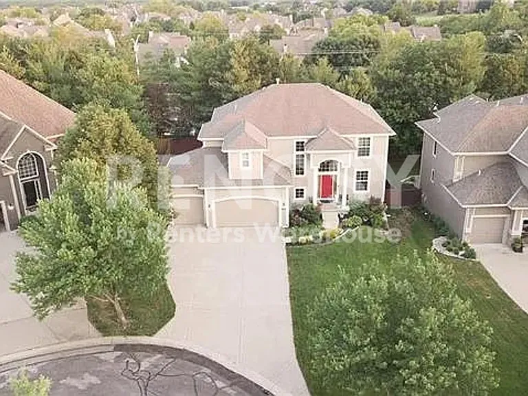 15861 Linden St — Photo 39