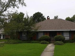 444 Pebblebrook Dr, Baton Rouge, LA 70815