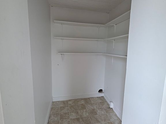 3rd image of 1518 Ridge Ave