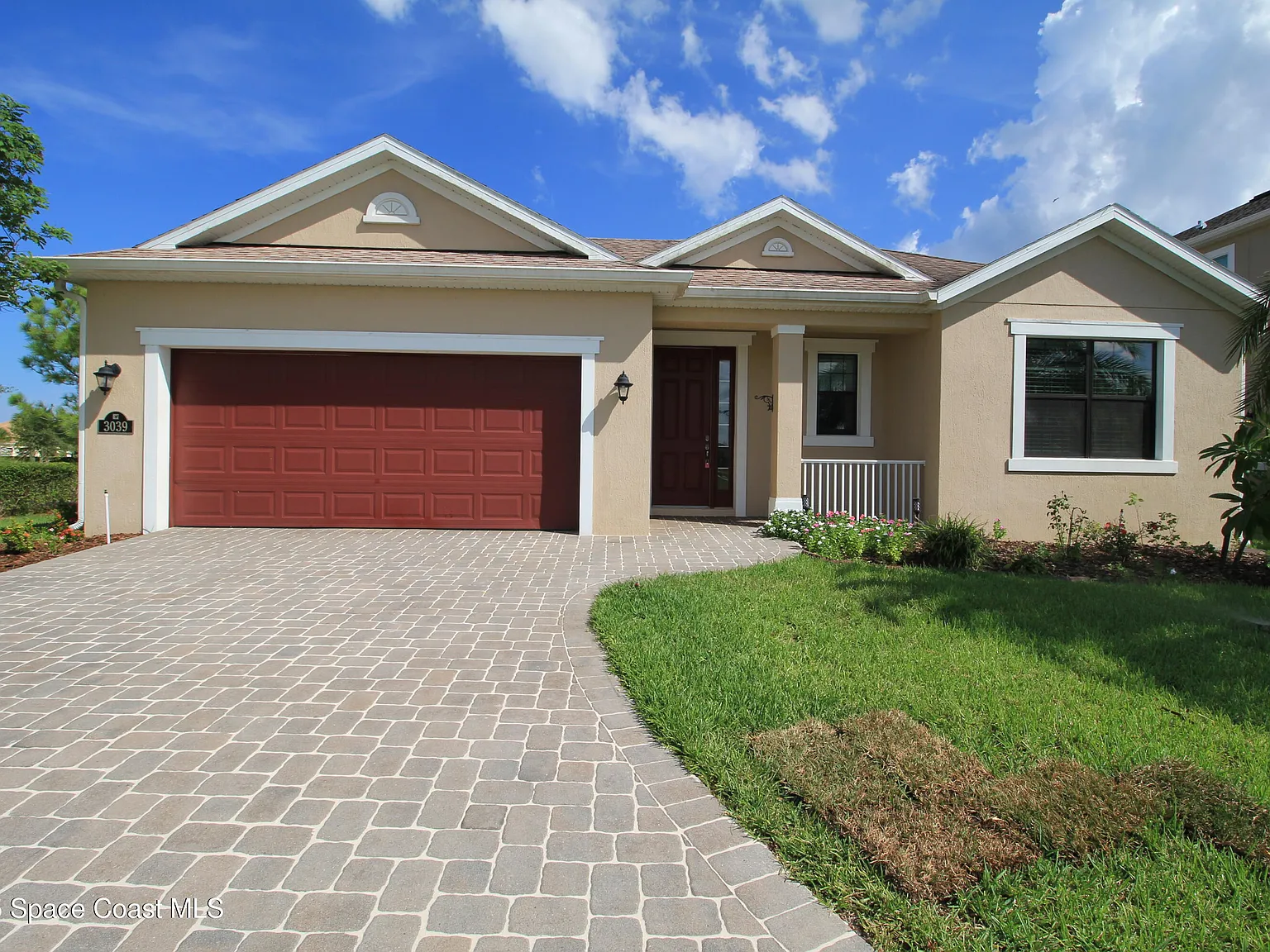 3 bed, 2.5 bath, 1933 sqft, $3,200 — Photo 2