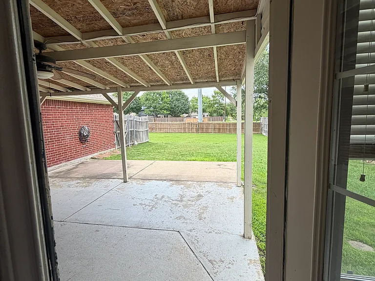 301 Mimosa Dr — Photo 15
