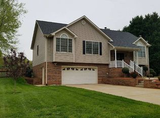 2586 Chandy St, Newton, NC 28658