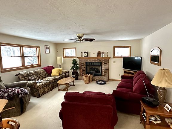 3rd image of 19618 Cyrus Ln