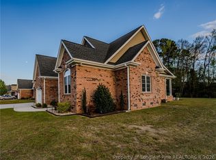 87 Brownstone Dr, Lumberton, NC 28360
