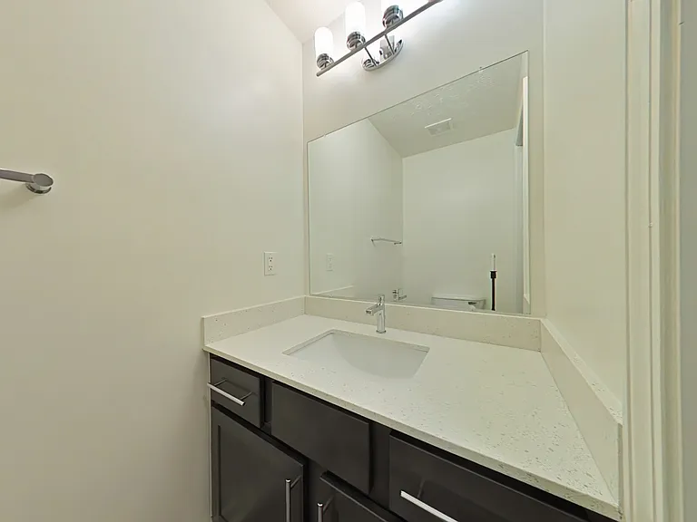 Wellington Place — Photo 117