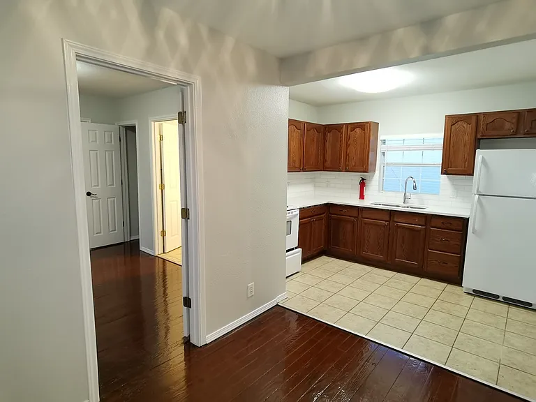 137 E Norwood Ct #7 — Photo 6