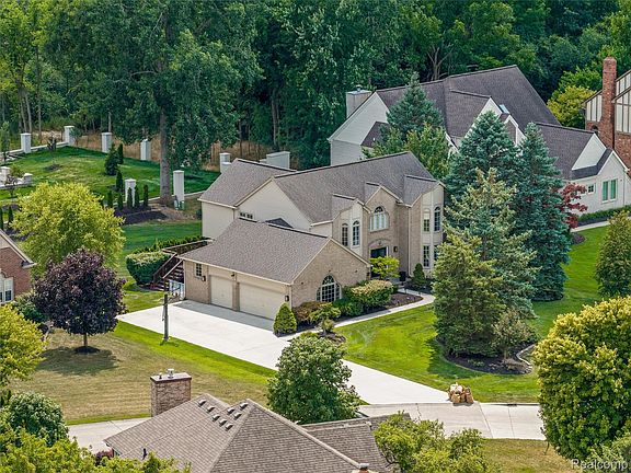 2nd image of 37071 Aspen Dr