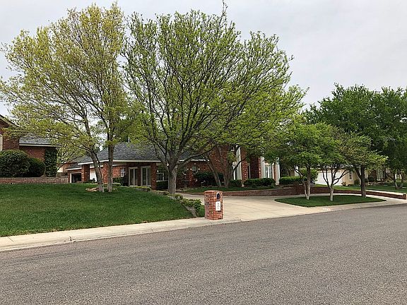 4th image of 72 Country Club Dr