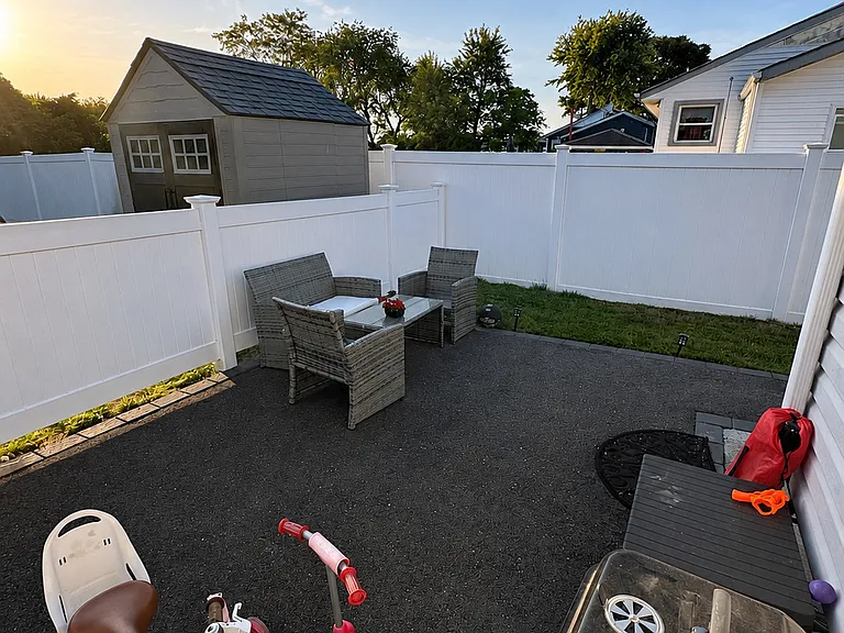 Winston Dr — Photo 10