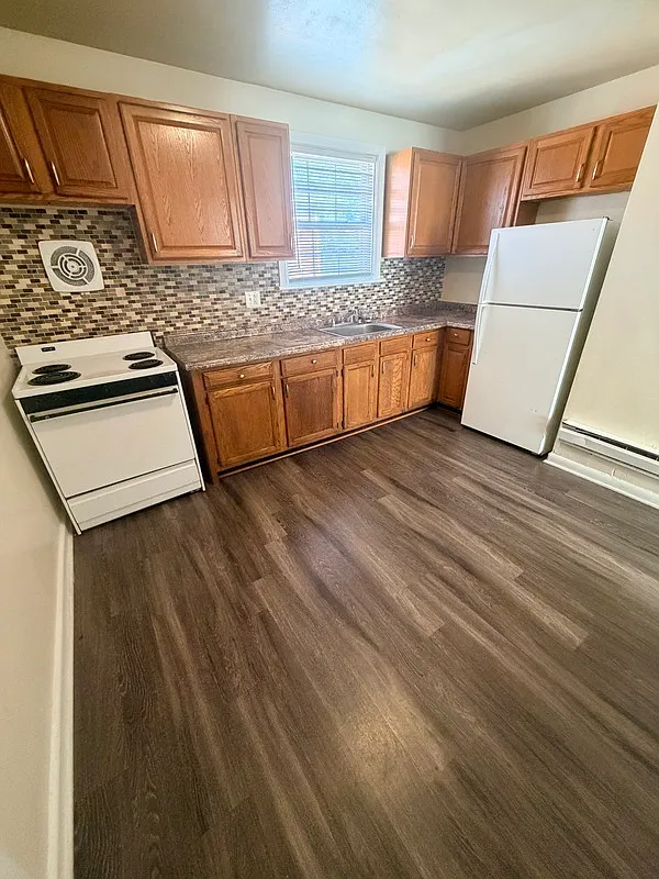 2 bed, 1.0 bath, 800 sqft, $1,095 — Photo 4