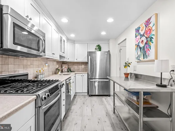 801 Yale Ave APT 617, Swarthmore, PA 19081