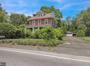 414 Old Philadelphia Pike, Douglassville, PA