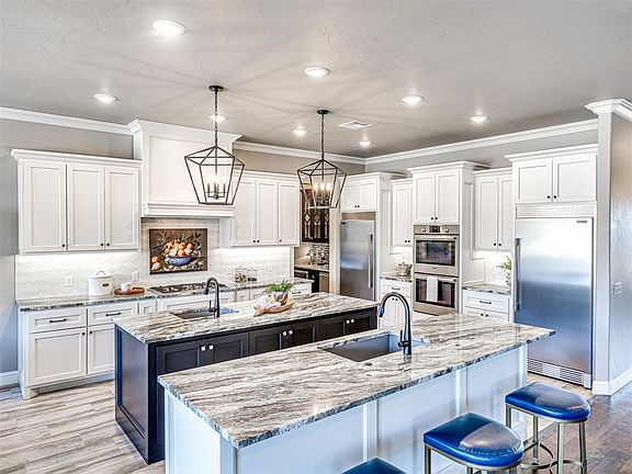3rd image of 11601 Piazza Way