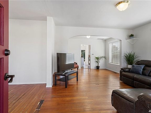 3rd image of 1301 18th St NW