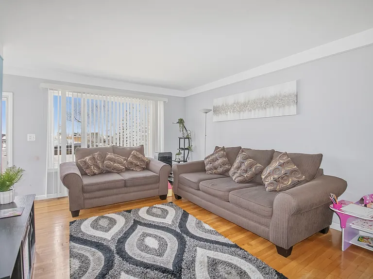 13348 Champaign Ave — Photo 5
