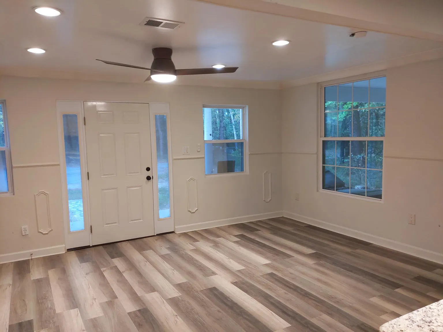 3 bed, 1295 sqft, $1,600 — Photo 3