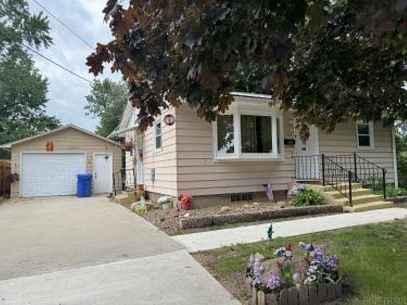 2nd image of 913 Beck St