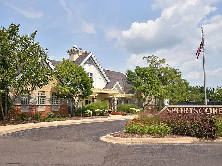 1011 Woodview Ct — Photo 10