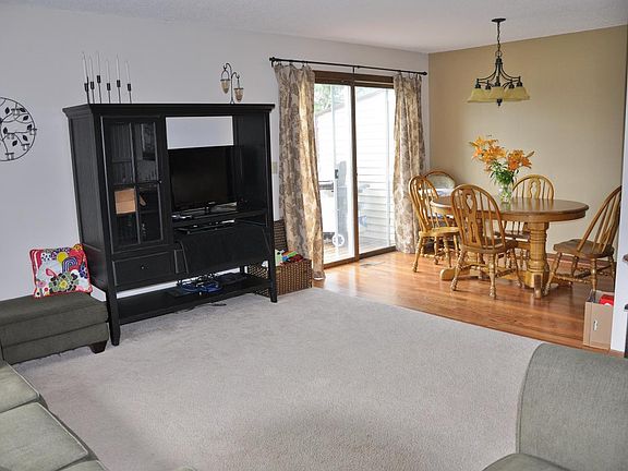Living Room / Dining Room