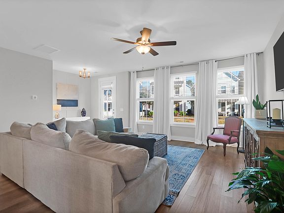 5th image of 4416 Louisa Ln