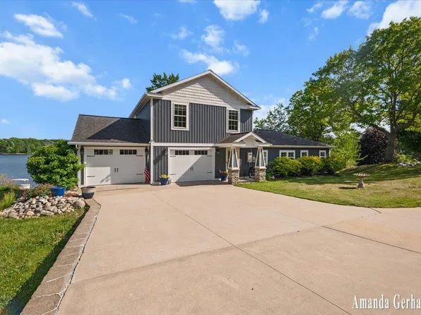 3691 Holiday Dr, Greenville, MI 48838