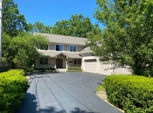 999 Half Day Rd, Highland Park, IL 60035