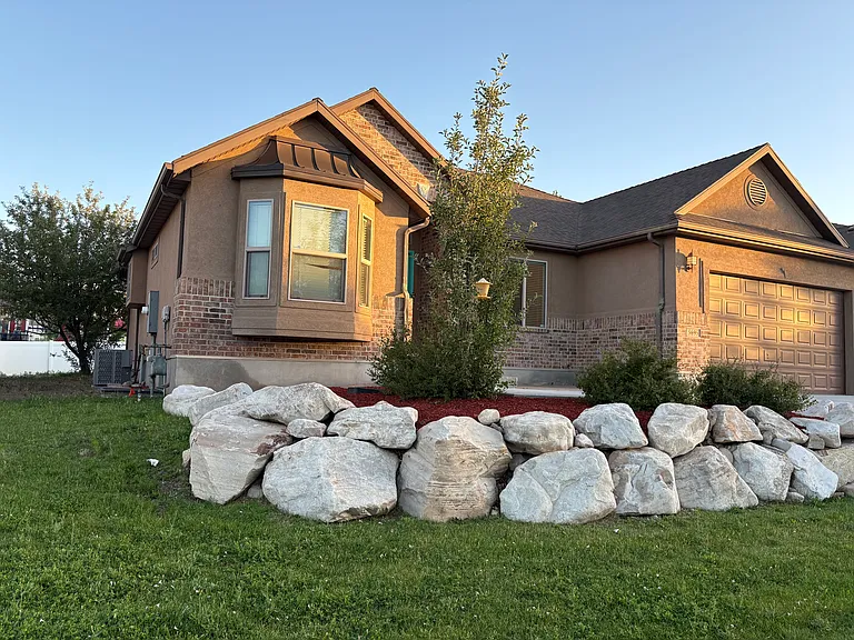 5695 W Shady Pine Ln — Photo 2