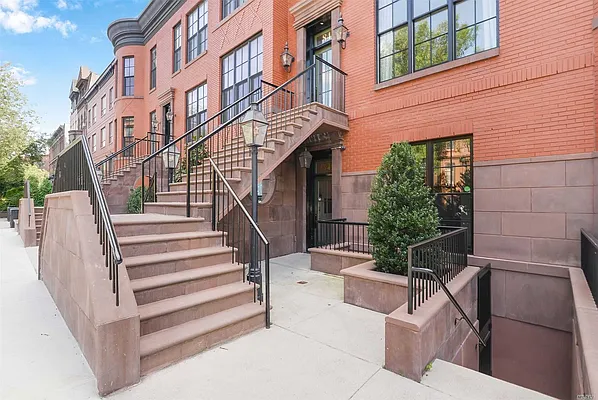 Sold by Century 21 Milestone Realty | media 29