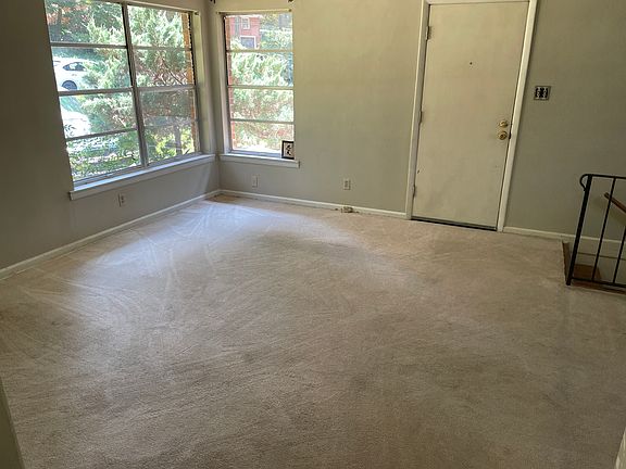 3rd image of 3367 Willow Lane Dr