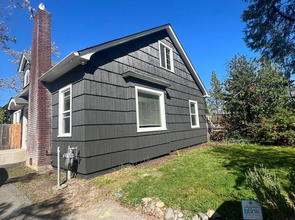 210 NW A St