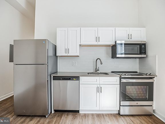 3rd image of 407 S 42nd St #2B