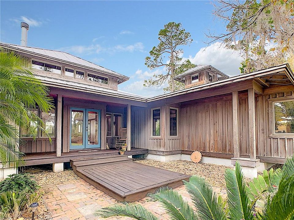 1st image of 810 Island Grove Dr