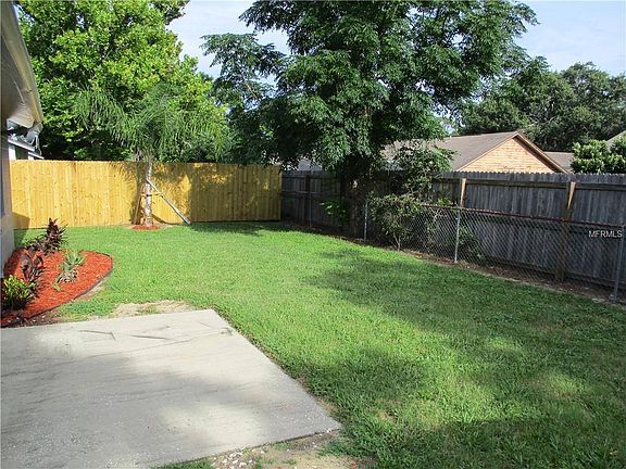 3rd image of 207 Garden Cove Ct