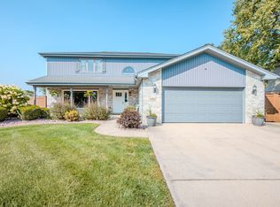 11104 Granite Dr, Mokena, IL 60448