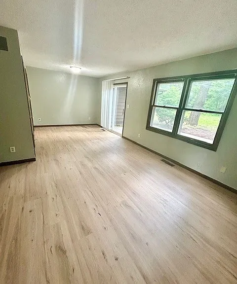 25588 Thelmadale Dr #25588 — Photo 2