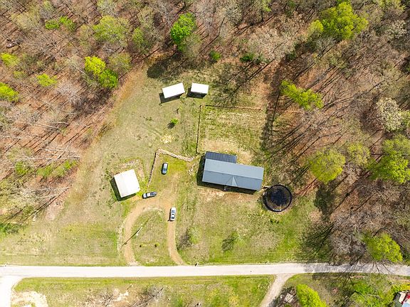 4th image of 212 Davis Rd