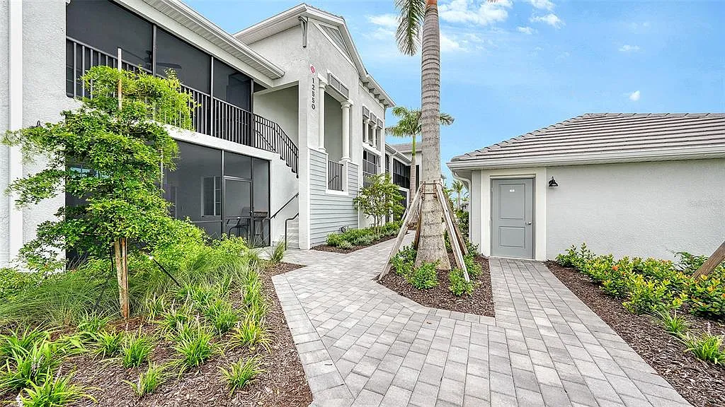 Building Photo - 12550 Galapagos Ct #206