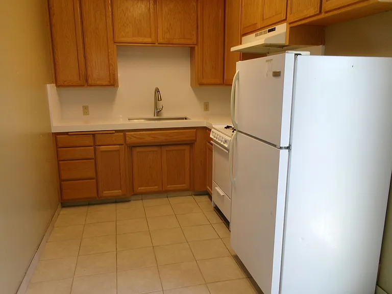 570 Gilbert Ave #1-3 — Photo 7