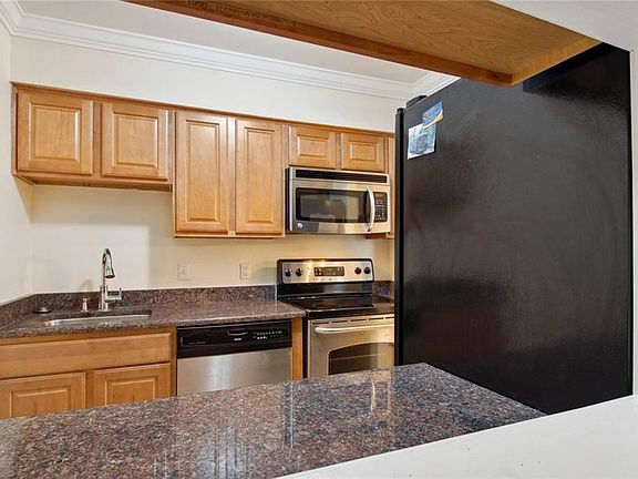 5th image of 318 Lake Marina Ave APT 122