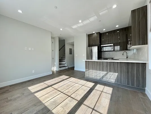 Rented by Corcoran | media 23