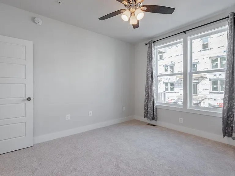 2618 Lassen Walk #A — Photo 29