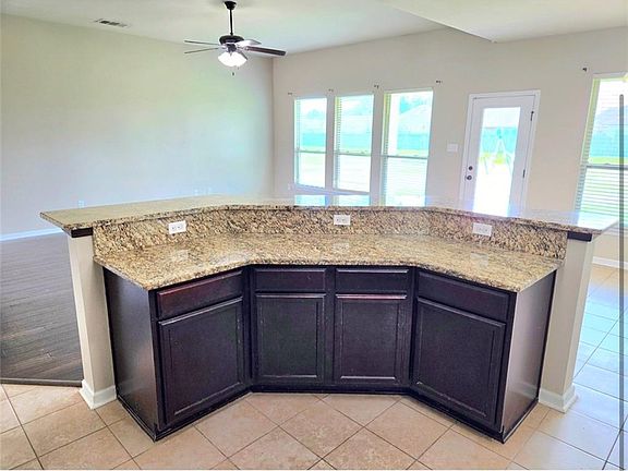 5th image of 20438 Kensington Row