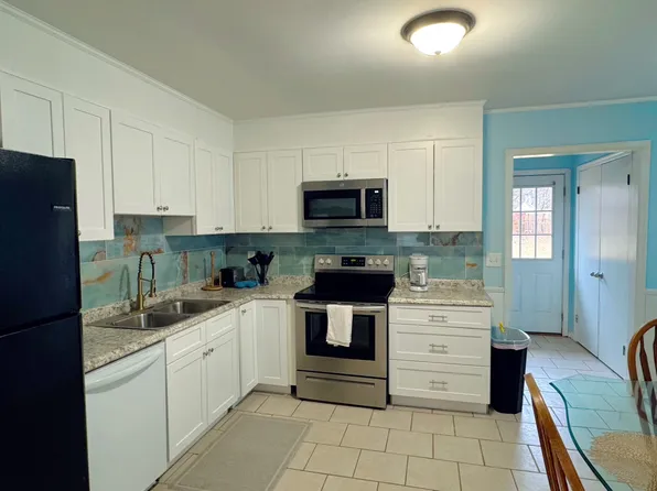 2615 Norwood Dr, Greensboro, NC 27407