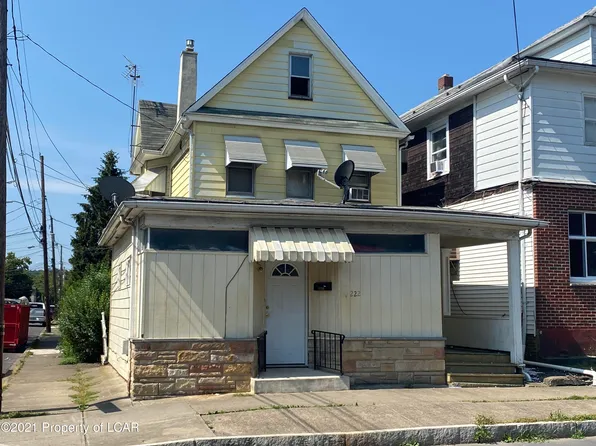 222 Division St, Hanover Township, PA 18706