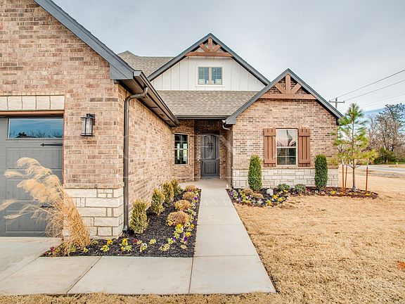 2nd image of 905 Stonebridge Village Dr