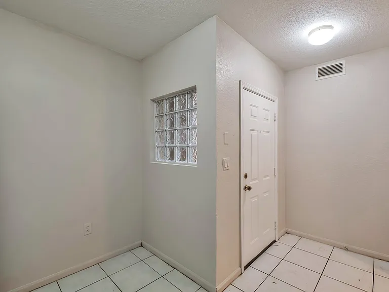 1103 Golden Lakes Blvd #1013 — Photo 5