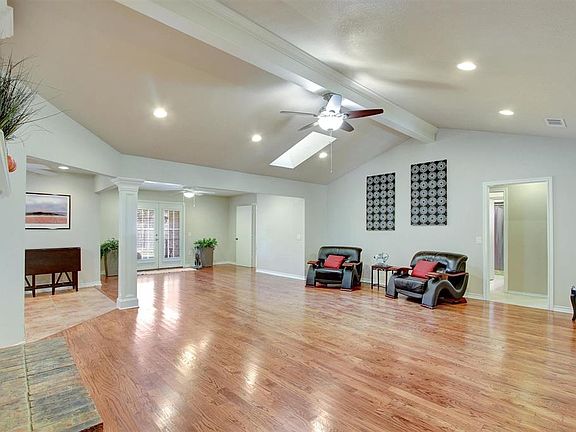 4th image of 2921 Sewanee Dr
