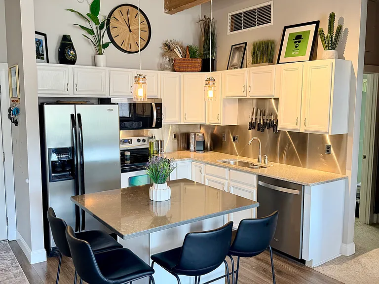 940 Monroe Ave NW #418 — Photo 5