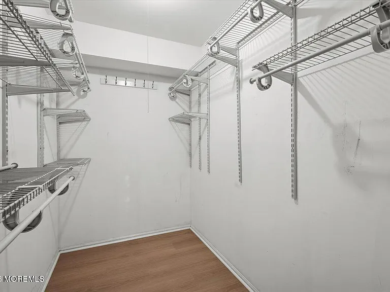 203 Wellington Pl — Photo 21