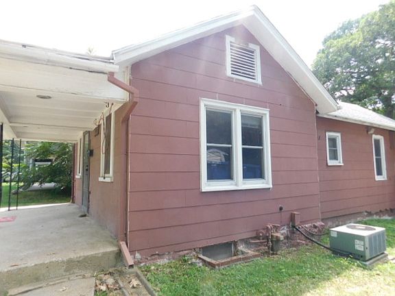 2nd image of 818 N Fuller Ave